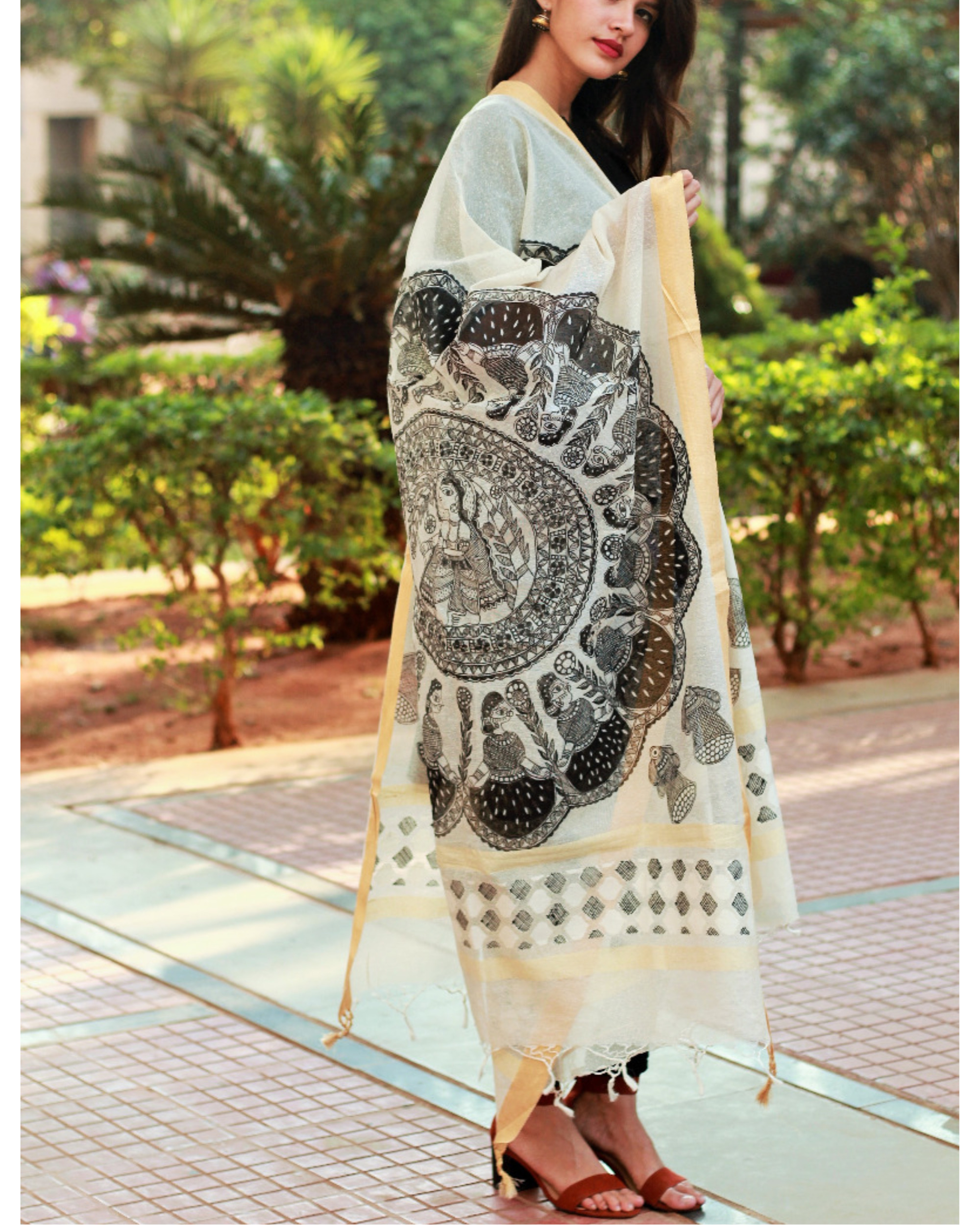 Madhubani chakra hand painted dupatta by Arts of India | The Secret Label